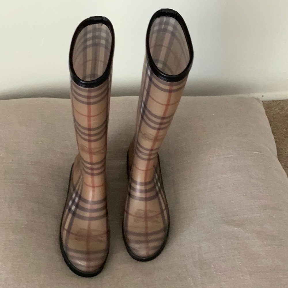 BURBERRY RAIN BOOTS - Picture 1 of 5
